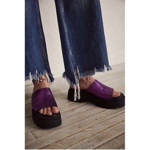 E8 by Miista Liese Platform Slide Sandal In Pink Size 39